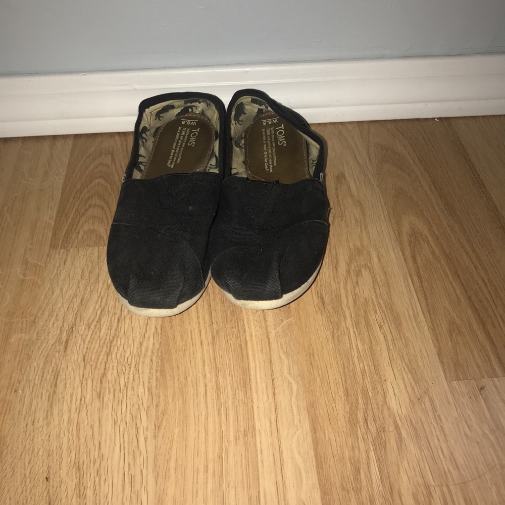 Toms